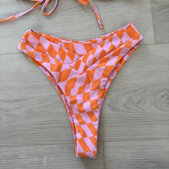 Aurelle Geometric Two Piece Swim Suit Bikini Front Tie Top V Front Bottom XS - Picture 3 of 6